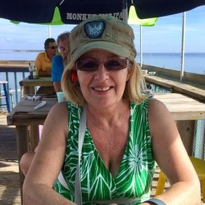 Meet your Posher, Daniela